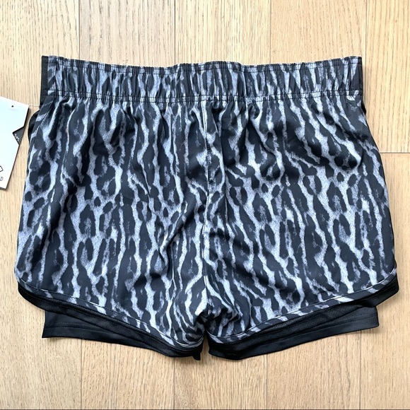 Black Cheetah 2-in1 Run Shorts Size M and L - NWT - Picture 2 of 5